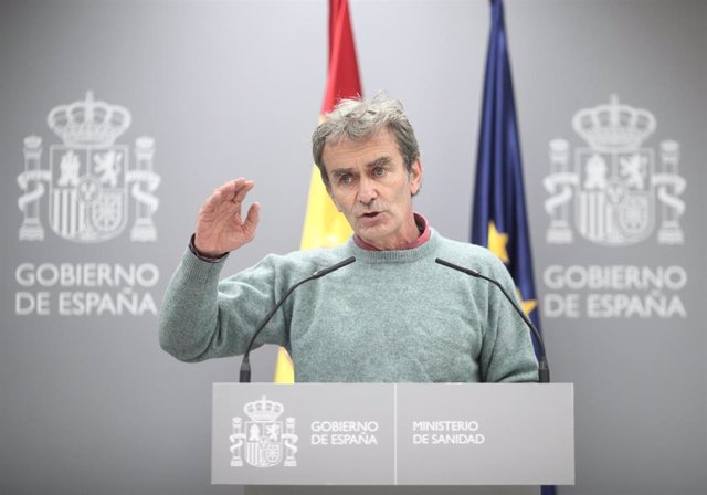 El director del Centro de Coordinación de Alertas y Emergencias Sanitarias (CCAES), Fernando Simón, comparece en rueda de prensa en Moncloa para informar de la evolución de la pandemia, en Madrid (España), a 29 de octubre de 2020.
