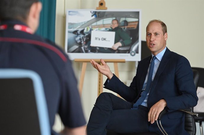 09 September 2020, Northern Ireland, Belfast: Prince William (R), the Duke of Cambridge, talks to emergency workers at the Police Service of Northern Ireland's (PSNI), Police College in Belfast, as part of his tour of Belfast. Photo: Tim Rooke/PA Wire/d