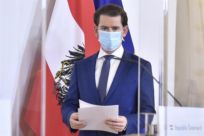 El canciller austriaco Sebastian Kurz en una rueda de prensa para anunciar nuevas medidas contra la pandemia de coronavirus.