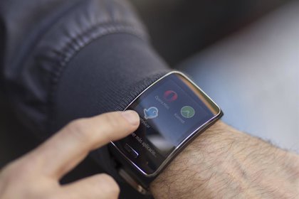 Podría tu reloj inteligente ayudarte a prevenir infecciones por COVID-19?