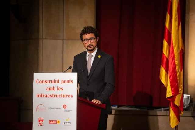El conseller de Territori i Sostenibilitat de la Generalitat, Damià Calvet, intervé en la jornada 'Construint ponts amb les infraestructures' a la seu de Foment del Treball. Barcelona, Catalunya, (Espanya), 8 d'octubre del 2020.