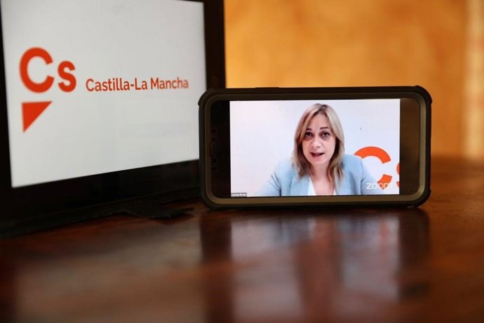 Carmen Picazo en rueda de prensa.