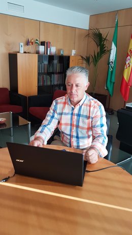 El diputado provincial de Obras Públicas y Vivienda, José María Villegas,