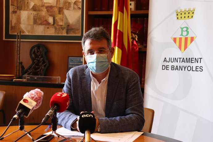 Pla mitj de l'alcalde de Banyoles, Miquel Noguer, en una roda de premsa el 2 de novembre de 2020 (Horitzontal)
