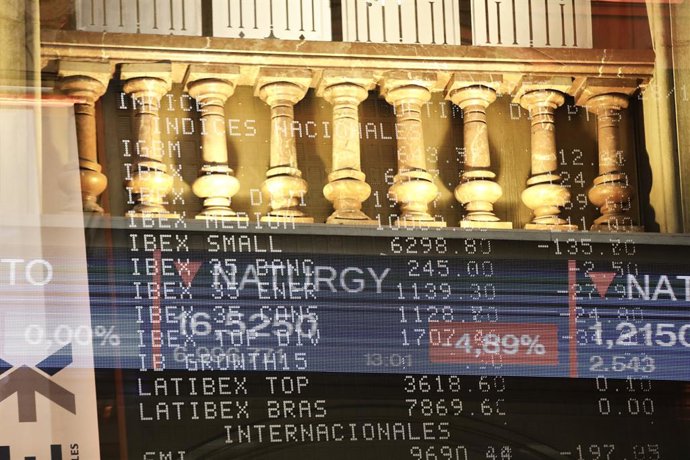 Valores de Naturgy en la Bolsa de Madrid (España), a 28 de octubre de 2020. 