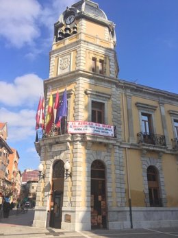 El Ayuntamiento de La Bañeza, donde la corporación se ha posicionado a favor del sector azucarero-remolachero.