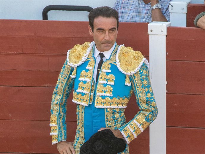 Enrique Ponce fue operado el pasado viernes de una hernia inguinal