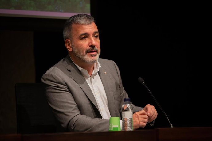El primer teniente de alcalde de Barcelona, Jaume Collboni, durante su intervención en la presentación del Plan de Acciones para reimpulsar el turismo en la ciudad, en La Pedrera, Barcelona, Catalunya (España), a 30 de junio de 2020.
