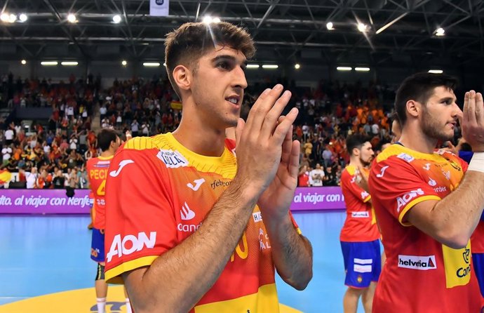 Antonio Serradilla, durante un partido con la selección española de balonmano.