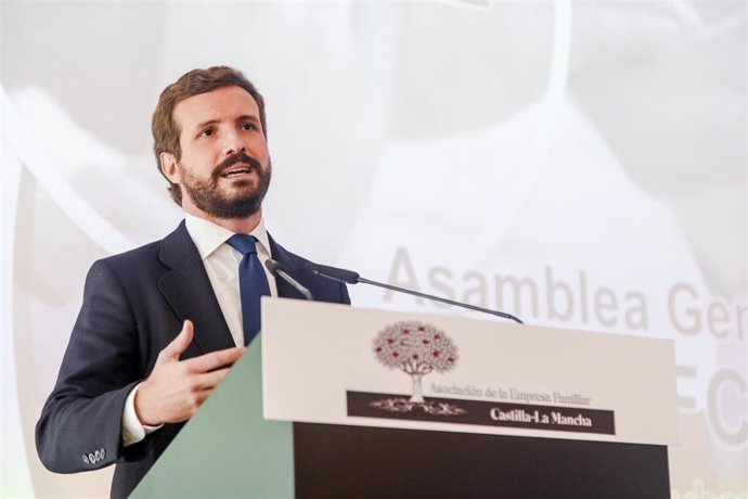 El presidente del PP, Pablo Casado, interviene en la Asamblea General de la Empresa Familiar de Castilla-La Mancha (AEFCLM), en Toledo, Castilla-La Mancha (España), a 8 de octubre de 2020.