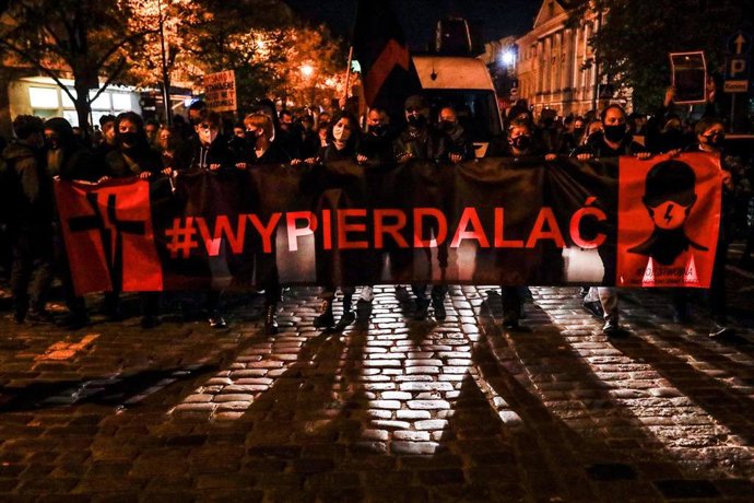 Protestas contra la reforma del aborto en la capital de Polonia, Varsovia. 