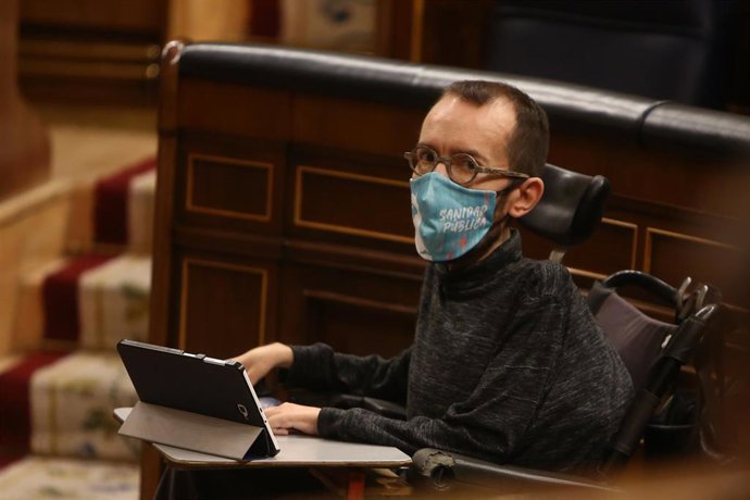 El portavoz de Unidas Podemos en el Congreso, Pablo Echenique, durante una sesión plenaria en la que el Gobierno solicita al Congreso la prórroga del estado de alarma debido a la crisis sanitaria del Covid-19, en Madrid, (España), a 29 de octubre de 202
