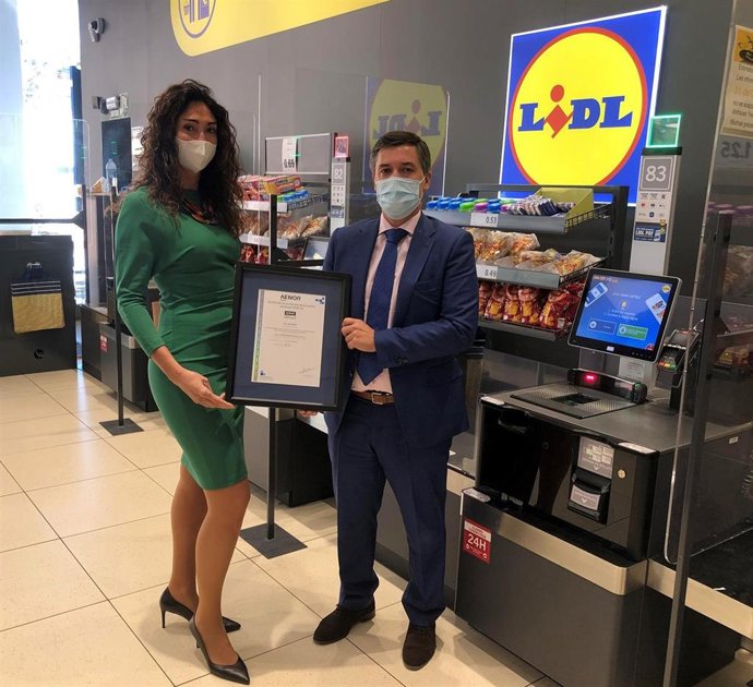 Entrega del certificado Aenor a Lidl por sus medidas frente al Covid