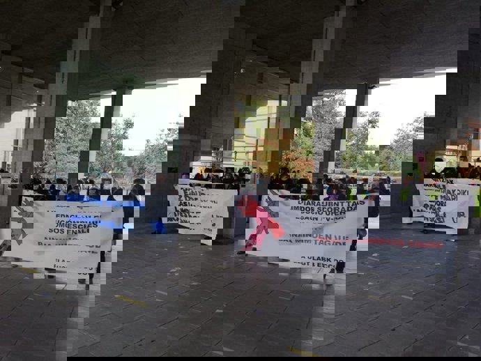 Concentración limpiadoras subcontratadas de Educación