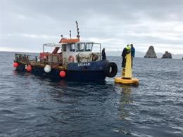 Instalación de boya en el Parc Natural del Montgrí, Illes Medes i el Baix Ter