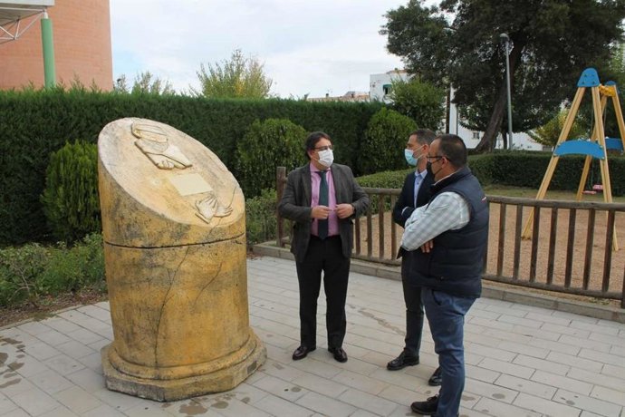 Monolito en el Hospital de mérida