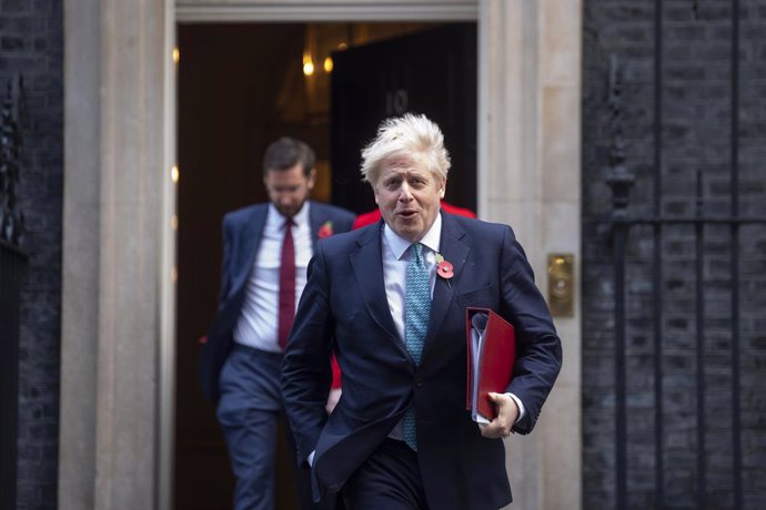 El primer ministro británico, Boris Johnson, a su salida de una reunión en Downing Street