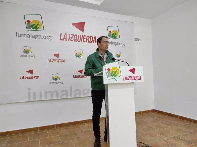 El coordinador general de IU Andalucía y portavoz de Adelante Andalucía, Toni Valero, en rueda de prensa