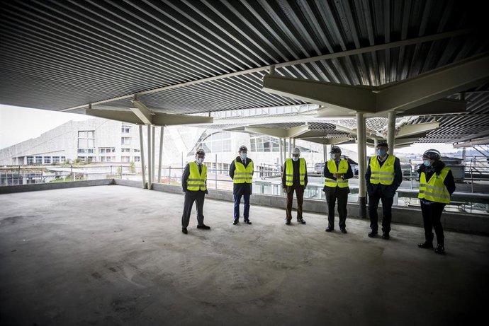 Los rectores gallegos y el conselleiro de Educación visitan las obras del edificio Fontán en la CdeC