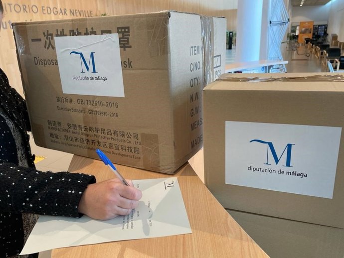Entrega de una nueva remesa de mascarillas de la Diputación a pueblos malagueños de menos de 25.000 habitantes