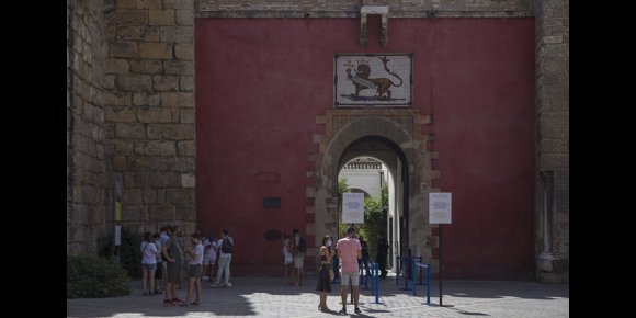 6. El Alcázar de Sevilla mantendrá su apertura al público tras consolidarse en este puente con 5.000 visitas