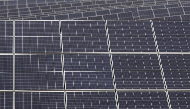 Paneles solares de la planta Andévalo de Iberdrola, primer proyecto fotovoltaico de la compañía en Andalucía. En Puebla de Guzmán (Huelva, Andalucía, España), a 30 de septiembre de 2020.