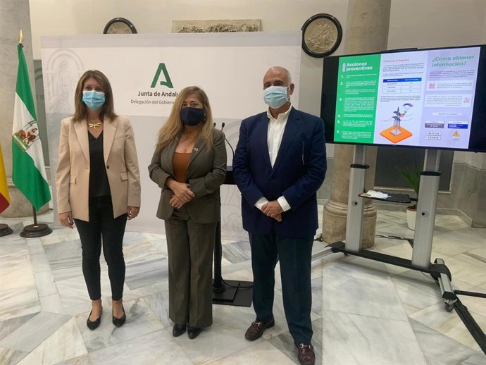 Rueda de prensa para presentar la campaña de la Junta y Endesa para reducir riesgos con líneas eléctricas