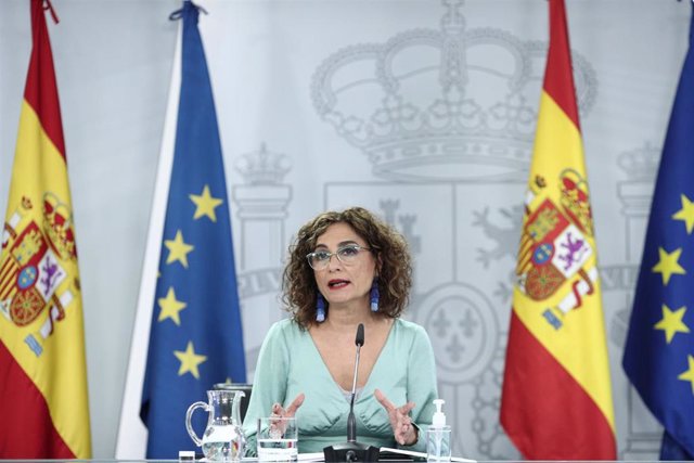 La ministra portavoz y de Hacienda, María Jesús Montero, comparece en rueda de prensa posterior al Consejo de Ministros en Moncloa, Madrid (España), a 3 de noviembre de 2020.