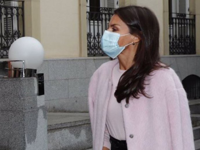 Doña Letizia, a su llegada a la sede del Banco Santander