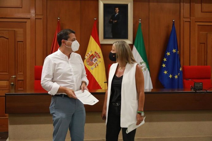 José María Bellido con Isabel Albás, en una imagen de archivo.