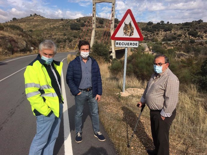 La Diputación de Cáceres señaliza seis carreteras de la provincia para advertir de la presencia de linces