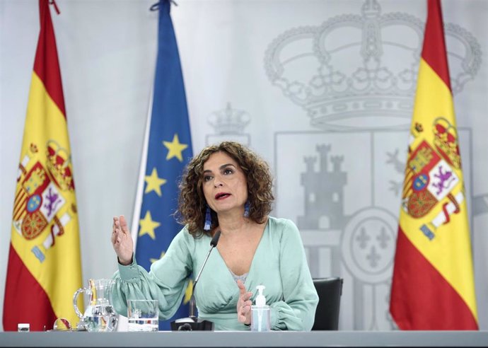 La ministra portavoz y de Hacienda, María Jesús Montero, comparece en rueda de prensa posterior al Consejo de Ministros en Moncloa, Madrid (España), a 3 de noviembre de 2020.