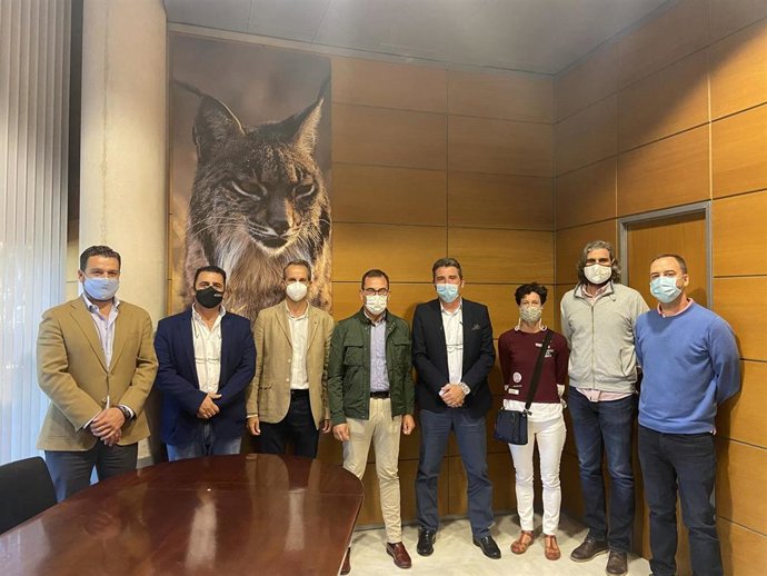 Reunión entre representantes de Apromabi y la Junta.