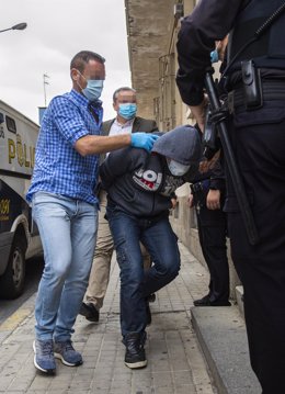 El detenido a su llegada a la Audiencia Provincial de Huelva.