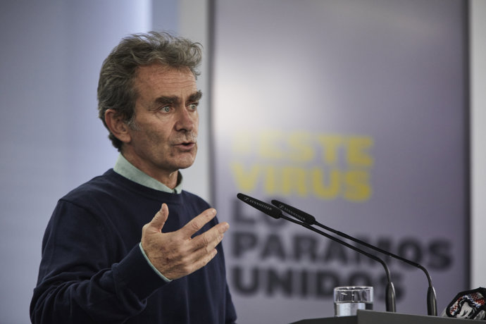 El director del Centro de Coordinación de Alertas y Emergencias Sanitarias (CCAES), Fernando Simón, ofrece una rueda de prensa 