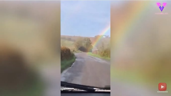 Una familia encuentra el final del arcoíris y registra el emocionante momento en vídeo