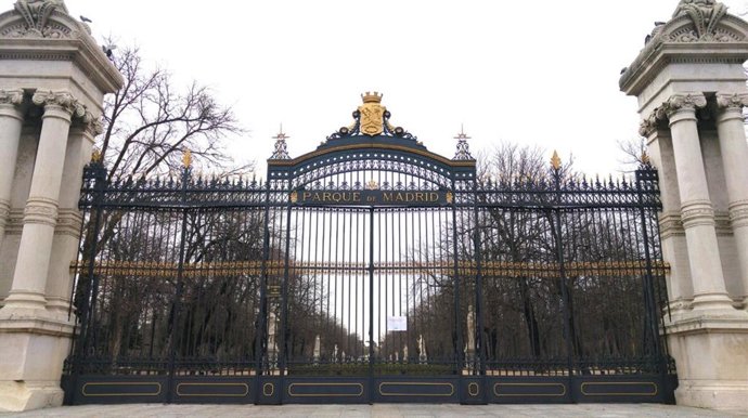Imagen de recurso de una puerta de entrada a El Retiro.