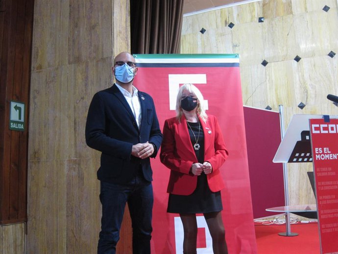 Encarna Chacón y Angel Calle participan en una jornada de CCOO en Badajoz