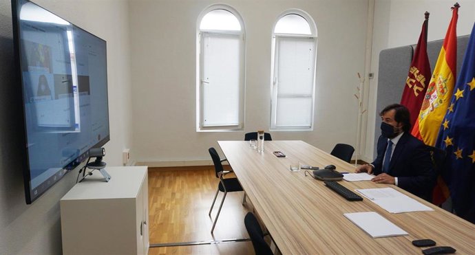 Nota+Sonido+Foto/ La Región Se Sitúa Entre Las Tres Únicas Comunidades Donde Desciende El Paro En Octubre