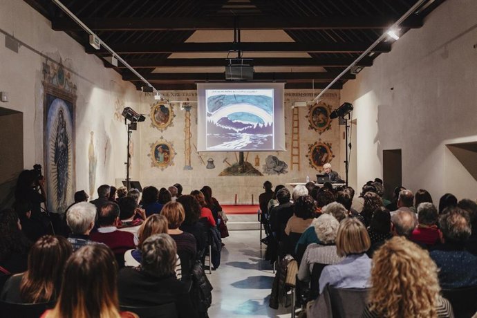 Actividad de la Casa de los Poetas, foto de archivo