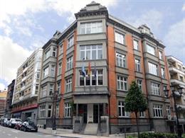 Edificio central de la Cámara de Comercio de Oviedo.