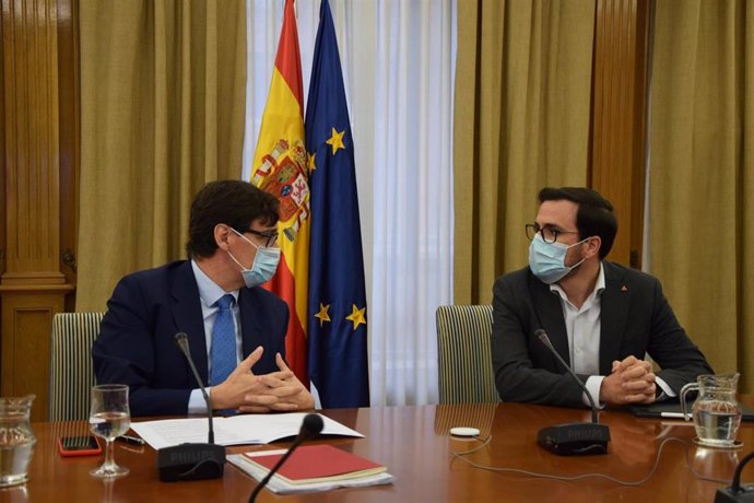 Salvador Illa y Alberto Garzón han mantenido esta mañana una reunión de trabajo con el presidente de UNICEF-España.