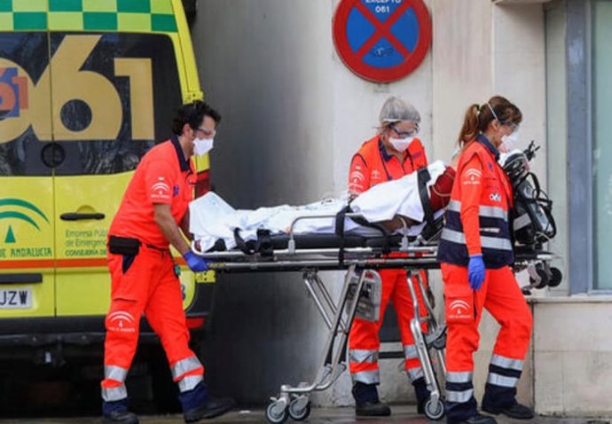 Los centros coordinados del 061 atienden 121 peticiones por accidente de tráfico durante el puente
