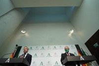 La Junta confía en que Abengoa no cambie su sede a otra comunidad y sigue buscando fórmulas "para su supervivencia"