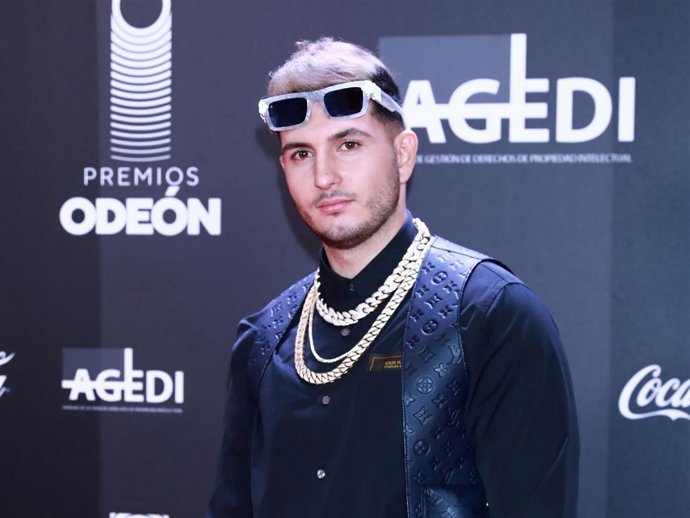 Omar Montes juega al despiste para no pronunciarse sobre el enfrentamiento que mantienen Isabel Pantoja y Kiko Rivera