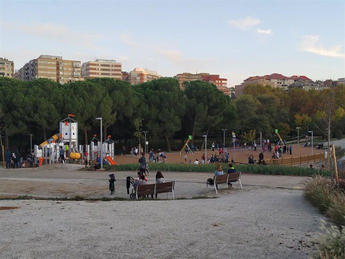 Área de juego infantil en el parque del Príncipe de Cáceres