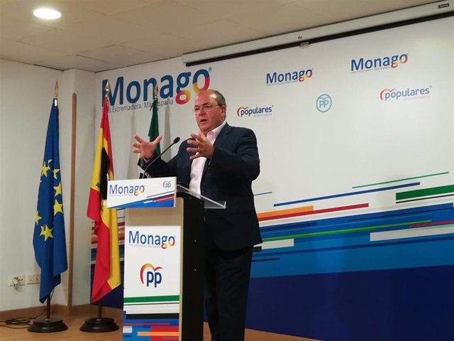 El presidente del PP extremeño, José Antonio Monago, en rueda de prensa tras el Comité de Dirección de su partido en la comunidad