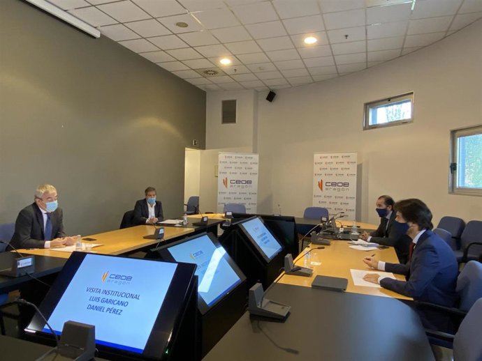 Luis Garicano y Daniel Pérez Calvo (Cs) se han reunido con CEOE Aragón.