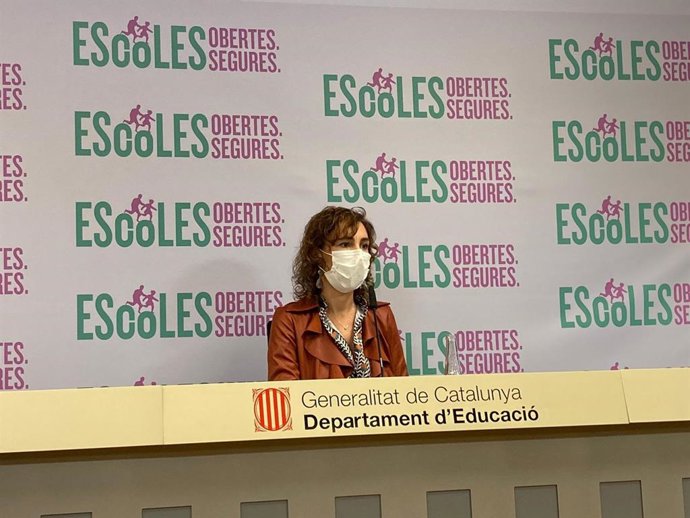 La secretaria general de Educación, Núria Cuenca, en rueda de prensa