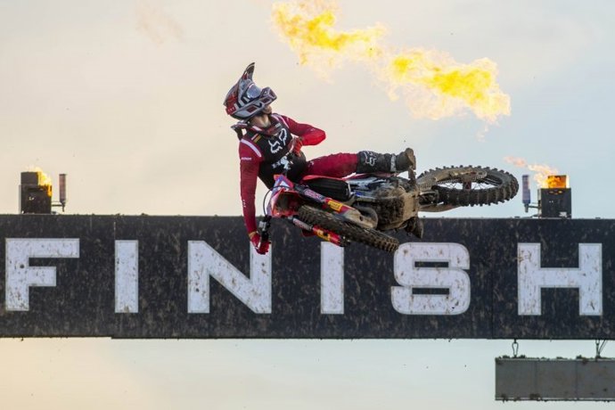 El piloto esloveno de motocross Tim Gasjer (HRC), vigente campeón de MXGP, en la prueba de Italia donde se coronó campeón por cuarta vez